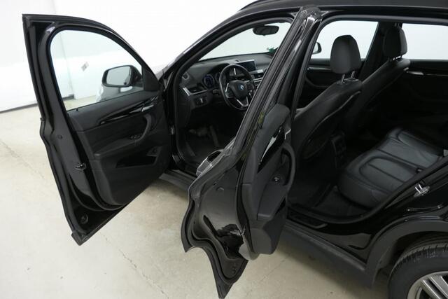 BMW X1 sDrive18i | Panorama | Leder | LED | Comfort Acces | 18"M-Sport velgen