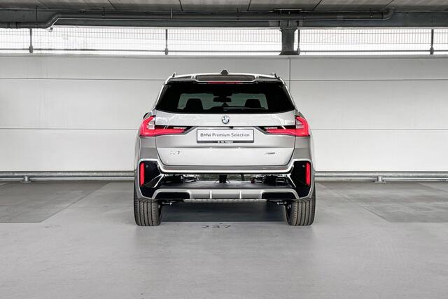 BMW X1 sDrive18i | M Sportpakket Pro | Glazen panoramadak