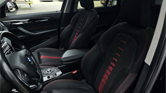 BMW X1 sDrive18i High Executive + PANO DAK + LED + SPORTSTOELEN + KEYLESS