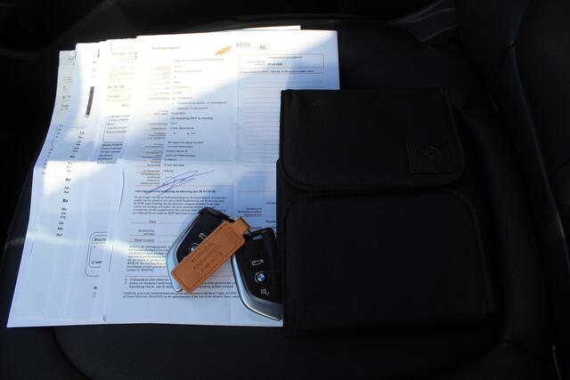 BMW X1 sDrive18i Centennial High Executive Automaat Panoramadak/Navigatie/Stoelverwarming/Harman Kardon/Lederen bekleding/Cruise control/Parkeersensoren