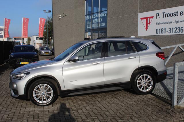 BMW X1 sDrive18i Centennial High Executive Automaat Panoramadak/Navigatie/Stoelverwarming/Harman Kardon/Lederen bekleding/Cruise control/Parkeersensoren