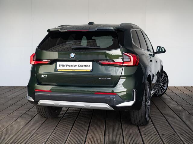 BMW X1 sDrive18i xLine | Premium Pack | Driving Assistent | Parking Assistent | 20 inch | Trekhaak