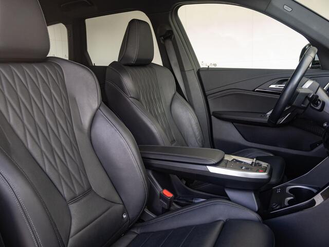 BMW X1 sDrive18i xLine | Premium Pack | Driving Assistent | Parking Assistent | 20 inch | Trekhaak