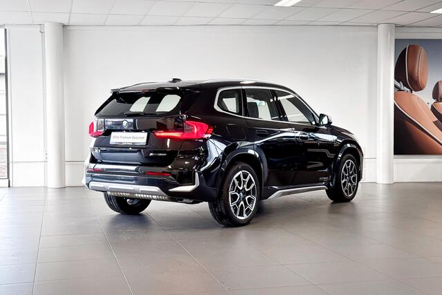 BMW X1 xDrive30e | X-Line | Elektrische stoelen | Harman Kardon | Headup display