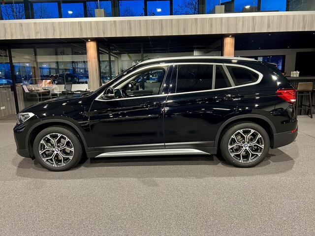 BMW X1 xDrive25e High Executive Panaroma | HUD | LED | Verwarmd stuur | 220 PK