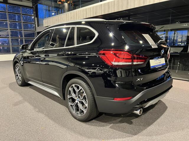 BMW X1 xDrive25e High Executive Panaroma | HUD | LED | Verwarmd stuur | 220 PK