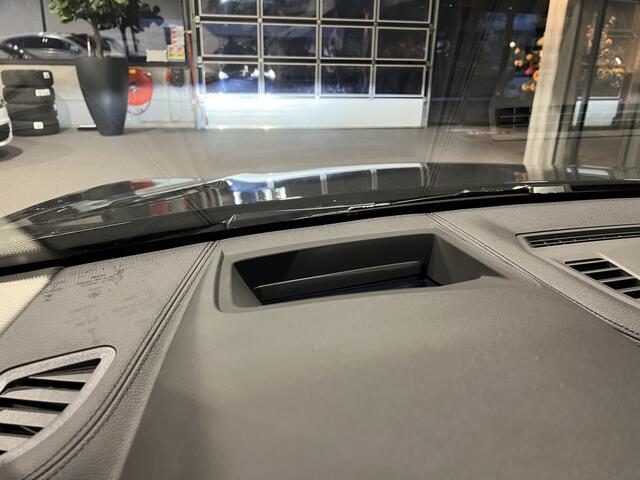 BMW X1 xDrive25e High Executive Panaroma | HUD | LED | Verwarmd stuur | 220 PK