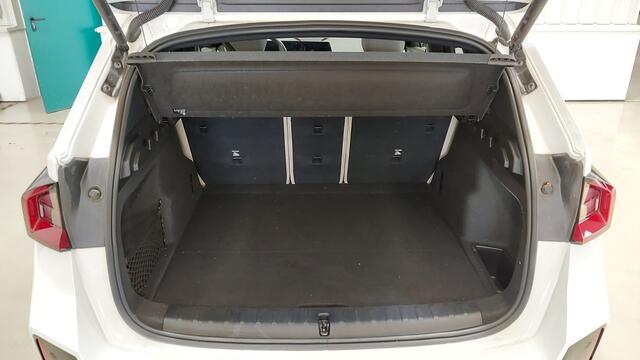 BMW X1 xDrive23i M-Sport | Stoel/Stuurverwarming | Adaptief onderstel | 18"