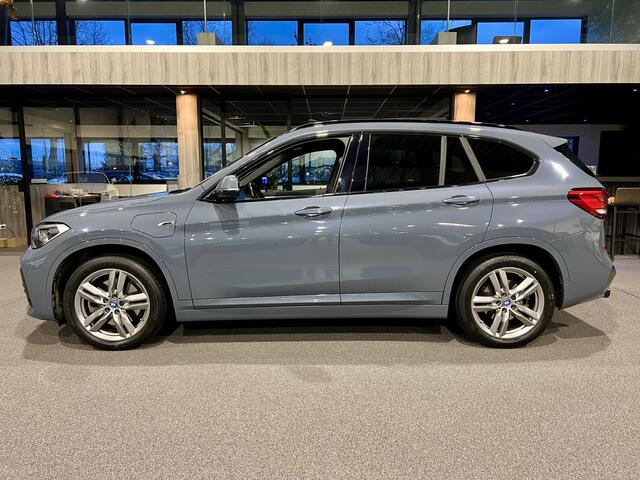 BMW X1 xDrive25e Executive Storm Bay Metallic | Panorama | Camera | 4x4