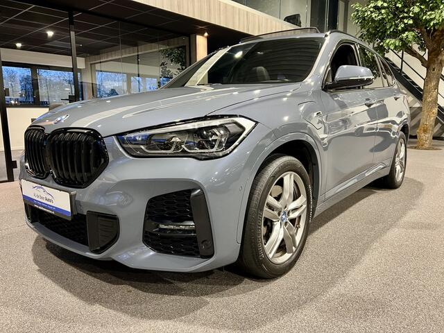 BMW X1 xDrive25e Executive Storm Bay Metallic | Panorama | Camera | 4x4