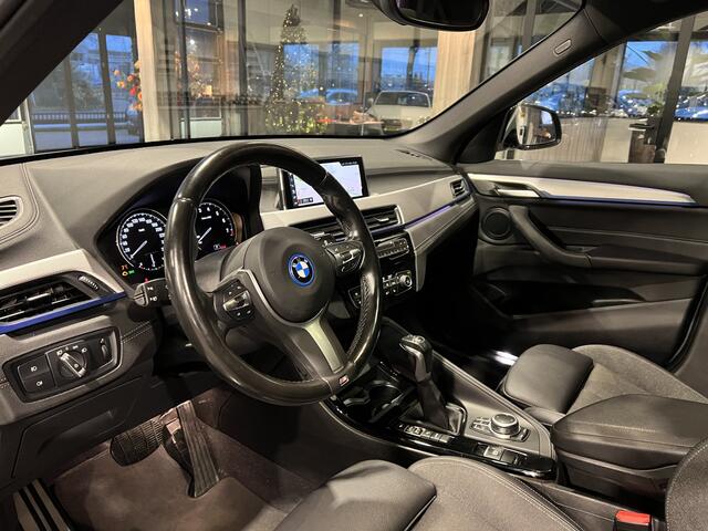 BMW X1 xDrive25e Executive Storm Bay Metallic | Panorama | Camera | 4x4