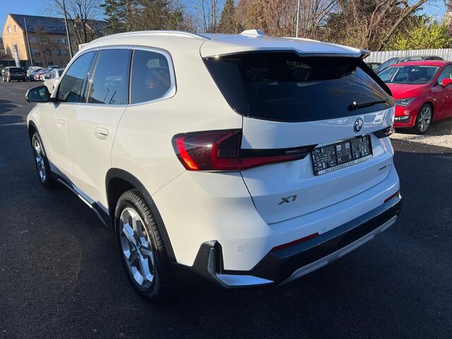 BMW X1 xDrive30e xLine ** LED, LEDER, HuD, HARMAN KORDON, TREKH, VERW. STUUR ** 1e EIG - 26.000km - UNFALLFREI ** ** INFORMEER OOK NAAR ONZE AANTREKKELIJKE FINANCIAL-LEASE TARIEVEN **