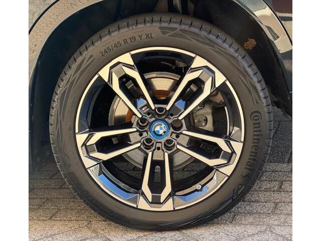BMW X1 xDrive25e M-Sport, Panoramadak, 19" LM velgen, Leren bekleding