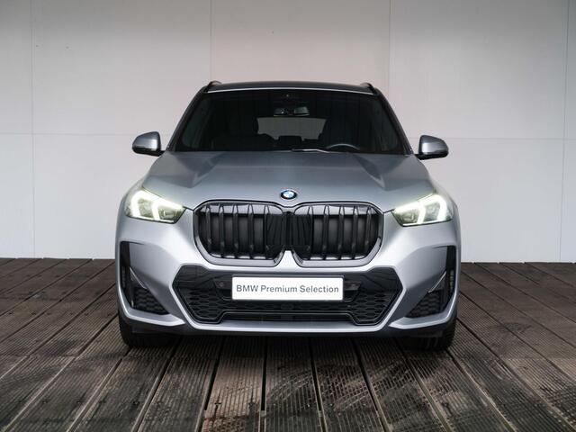 BMW X1 sDrive18i | M Sportpakket | Premium Pack | 19 inch | Comfort Access | Stoelverwarming | Driving Assistant | Trekhaak