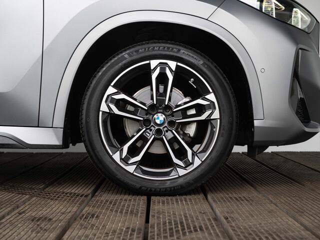 BMW X1 sDrive18i | M Sportpakket | Premium Pack | 19 inch | Comfort Access | Stoelverwarming | Driving Assistant | Trekhaak