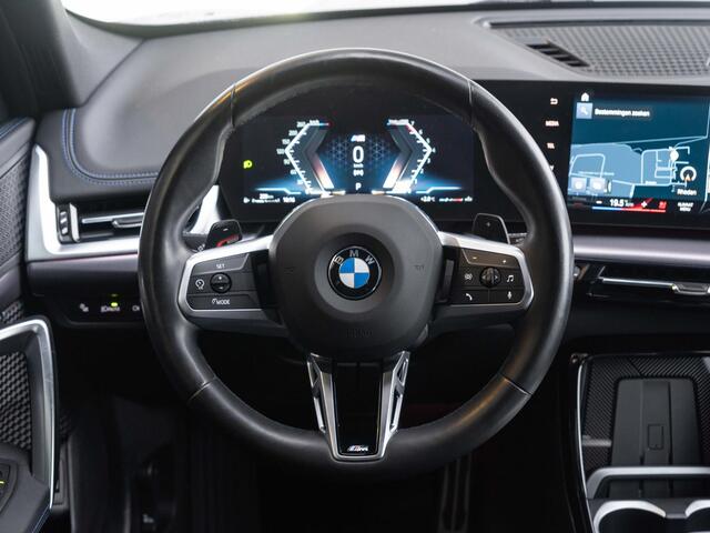BMW X1 sDrive18i | M Sportpakket | Premium Pack | 19 inch | Comfort Access | Stoelverwarming | Driving Assistant | Trekhaak
