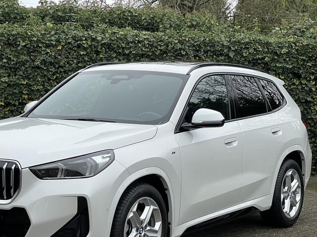 BMW X1 sDrive18i | M-Sport | Panorama | Harman/kardon | Elek. stoelverst. | Co Pilot