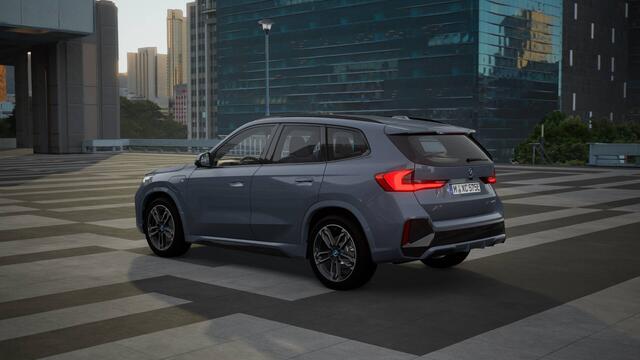 BMW X1 xDrive25e M Sport Automaat / Sportstoelen / Adaptieve LED / M Adaptief onderstel / Comfort Access / Stoelverwarming / Harman-Kardon