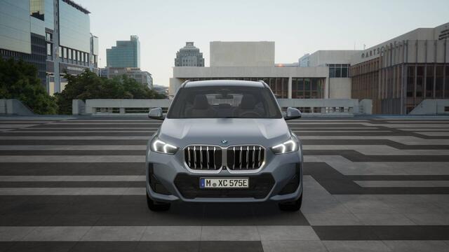 BMW X1 xDrive25e M Sport Automaat / Sportstoelen / Adaptieve LED / M Adaptief onderstel / Comfort Access / Stoelverwarming / Harman-Kardon