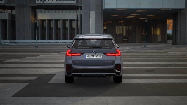 BMW X1 xDrive25e M Sport Automaat / Sportstoelen / Adaptieve LED / M Adaptief onderstel / Comfort Access / Stoelverwarming / Harman-Kardon