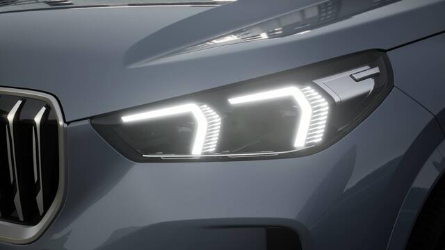 BMW X1 xDrive25e M Sport Automaat / Sportstoelen / Adaptieve LED / M Adaptief onderstel / Comfort Access / Stoelverwarming / Harman-Kardon