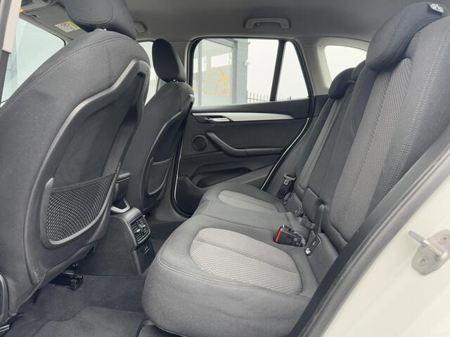 BMW X1 sDrive18i Executive Edition 2e Eigenaar,Navi,Clima,Cruise,PDC,Trekhaak,Weinig KM,Dealer Onderhouden,N.A.P,APK tot 11-2025