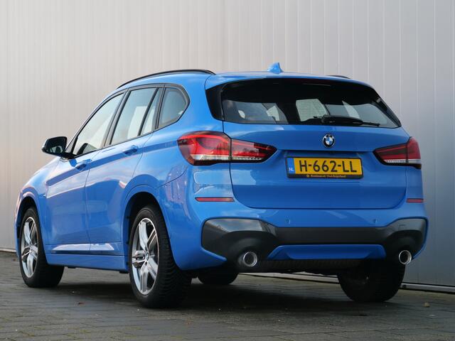 BMW X1 2.0i 192pk sDrive Executive Edition M-Sport Automaat Headup / Camera / M-pakket / Navigatie