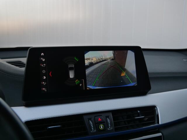 BMW X1 2.0i 192pk sDrive Executive Edition M-Sport Automaat Headup / Camera / M-pakket / Navigatie