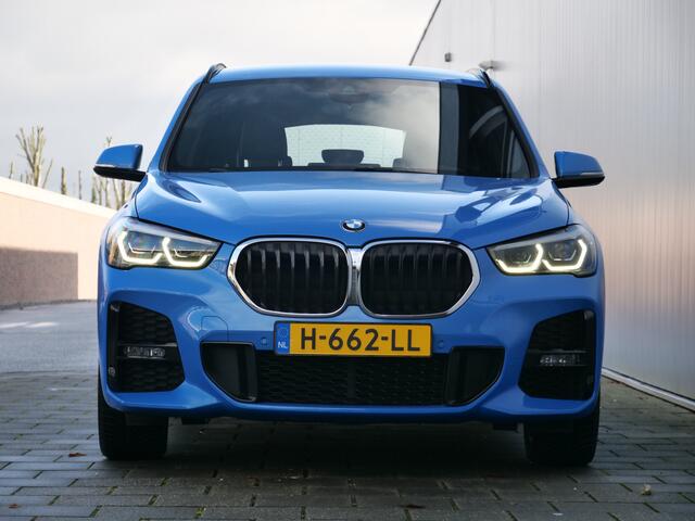 BMW X1 2.0i 192pk sDrive Executive Edition M-Sport Automaat Headup / Camera / M-pakket / Navigatie