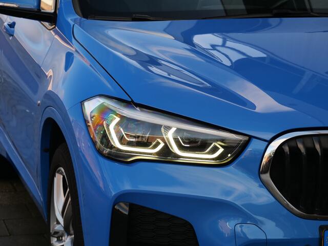BMW X1 2.0i 192pk sDrive Executive Edition M-Sport Automaat Headup / Camera / M-pakket / Navigatie