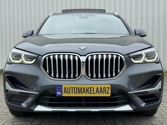 BMW X1 xDrive25e PANO CAM SFEER HUD TREKHAAK