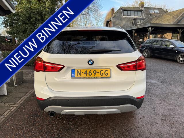 BMW X1 sDrive18i Centennial Exec. PANO|LEER|PDC