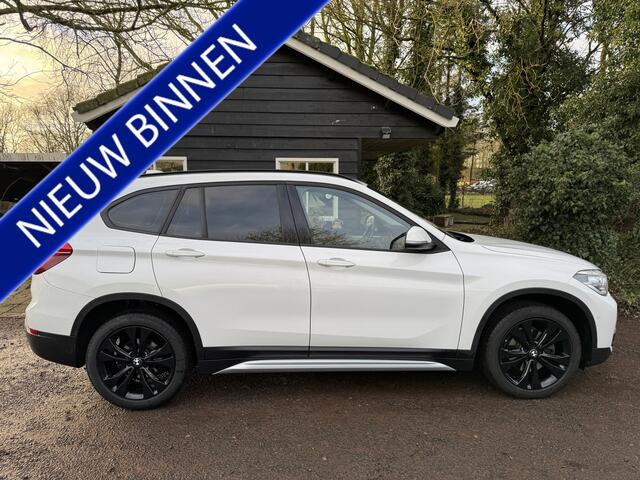 BMW X1 sDrive18i Centennial Exec. PANO|LEER|PDC