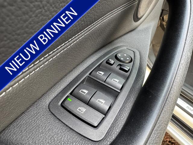 BMW X1 sDrive18i Centennial Exec. PANO|LEER|PDC