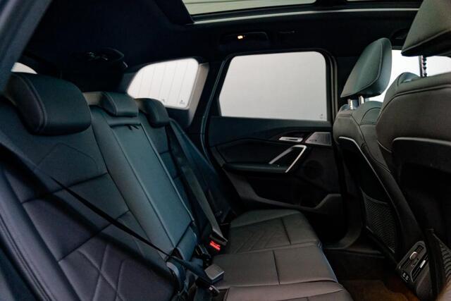 BMW X1 sDrive18i M-Sport, Panoramadak, TH, el. Stoelen, enz