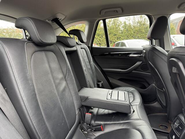 BMW X1 sDrive18i High Executive Aut. Sport-pack | Leer | Navi+