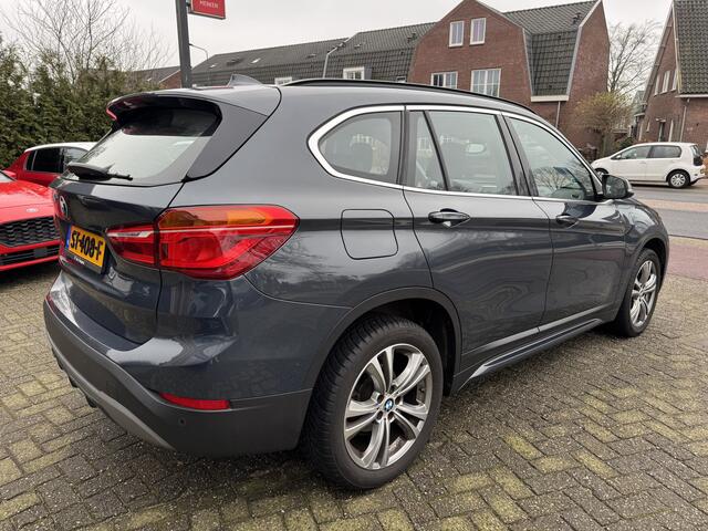 BMW X1 sDrive18i High Executive Aut. Sport-pack | Leer | Navi+