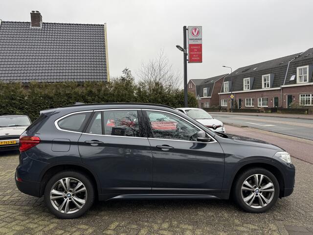 BMW X1 sDrive18i High Executive Aut. Sport-pack | Leer | Navi+
