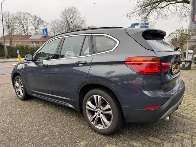 BMW X1 sDrive18i High Executive Aut. Sport-pack | Leer | Navi+