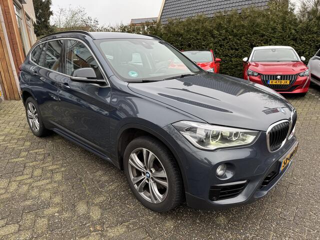 BMW X1 sDrive18i High Executive Aut. Sport-pack | Leer | Navi+