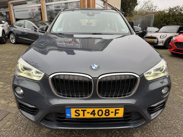 BMW X1 sDrive18i High Executive Aut. Sport-pack | Leer | Navi+