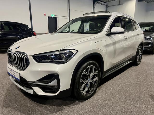 BMW X1 xDrive25e High Executive M-Sport | Panorama | 19" | Trekhaak | Leder | Camera