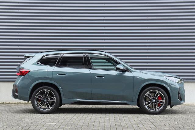BMW X1 sDrive18i M Sport package | M Sport package Pro | Equipment package | Travel package
