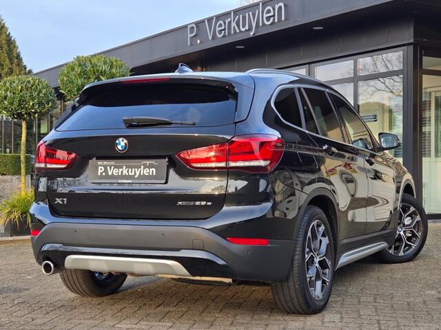 BMW X1 XDRIVE25E X LINE I SPORTSTOELEN I TREKHAAK I HEAD UP I