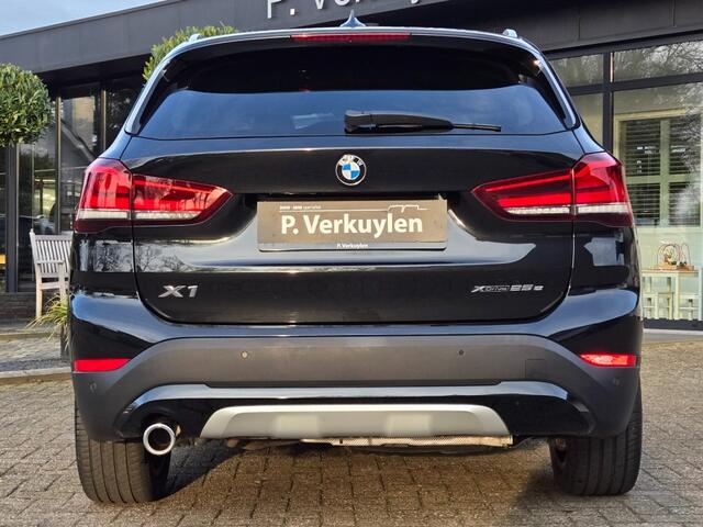 BMW X1 XDRIVE25E X LINE I SPORTSTOELEN I TREKHAAK I HEAD UP I