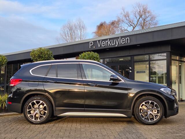 BMW X1 XDRIVE25E X LINE I SPORTSTOELEN I TREKHAAK I HEAD UP I