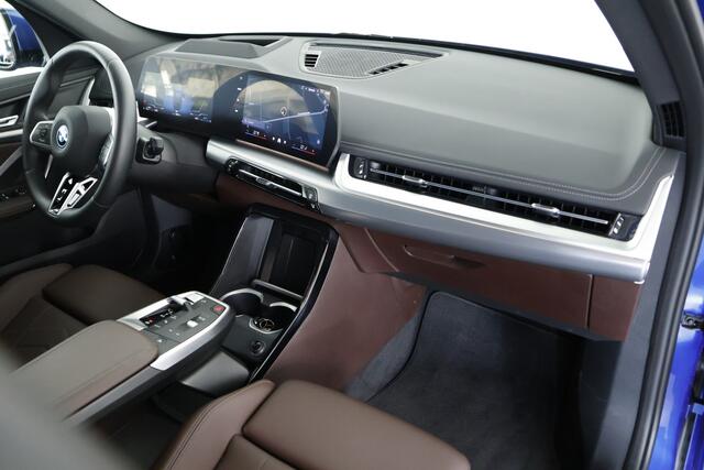 BMW X1 xDrive30e M-Sport / Pano / Leder / HUD / LED / CarPlay