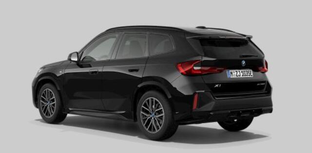 BMW X1 xDrive25e M Sport - Elektrisch verwarmde voorstoelen - Driving Assistant Plus - Comfort Access - Getinte ruiten - Sportstoelen - Automatisch dimmende binnenspiegel - Grootlichtassistent - M Sportstuurwiel -