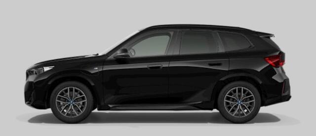 BMW X1 xDrive25e M Sport - Elektrisch verwarmde voorstoelen - Driving Assistant Plus - Comfort Access - Getinte ruiten - Sportstoelen - Automatisch dimmende binnenspiegel - Grootlichtassistent - M Sportstuurwiel -