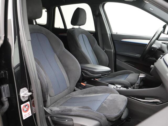 BMW X1 XDRIVE20i 192 PK AUT8 M-SPORT | LED | SPORTSTOELEN | STOELVERWARMING | 18 INCH LMV